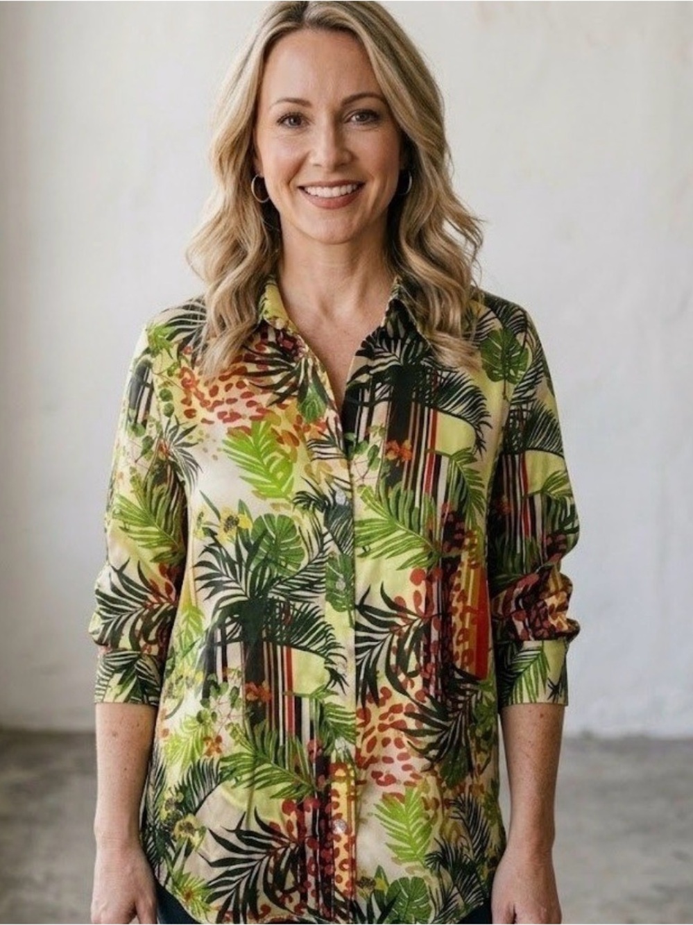 L'Agence Nina Tropical Print 100% Silk Blouse Sz S B139